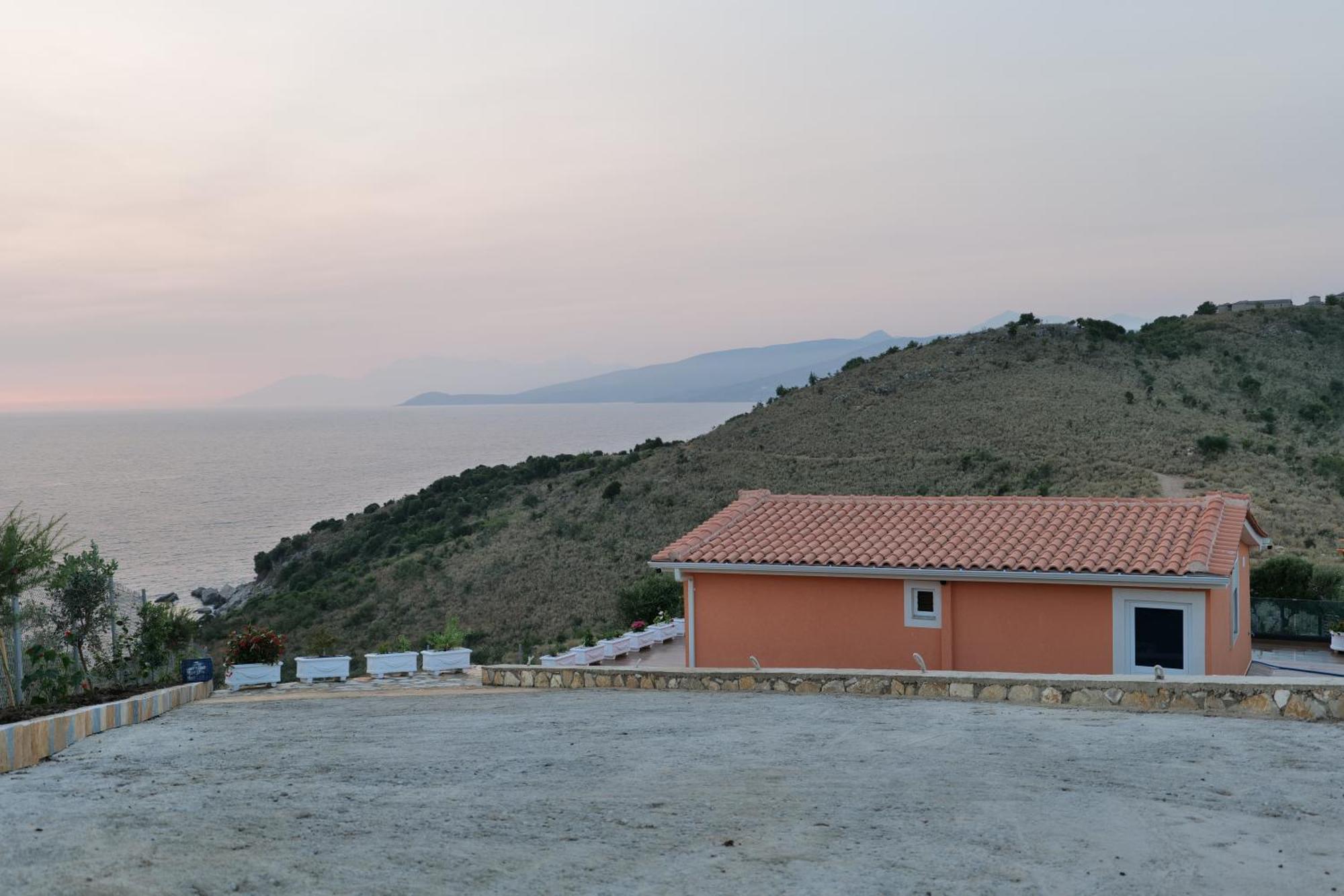 Twins Villa Sarandë Exterior foto