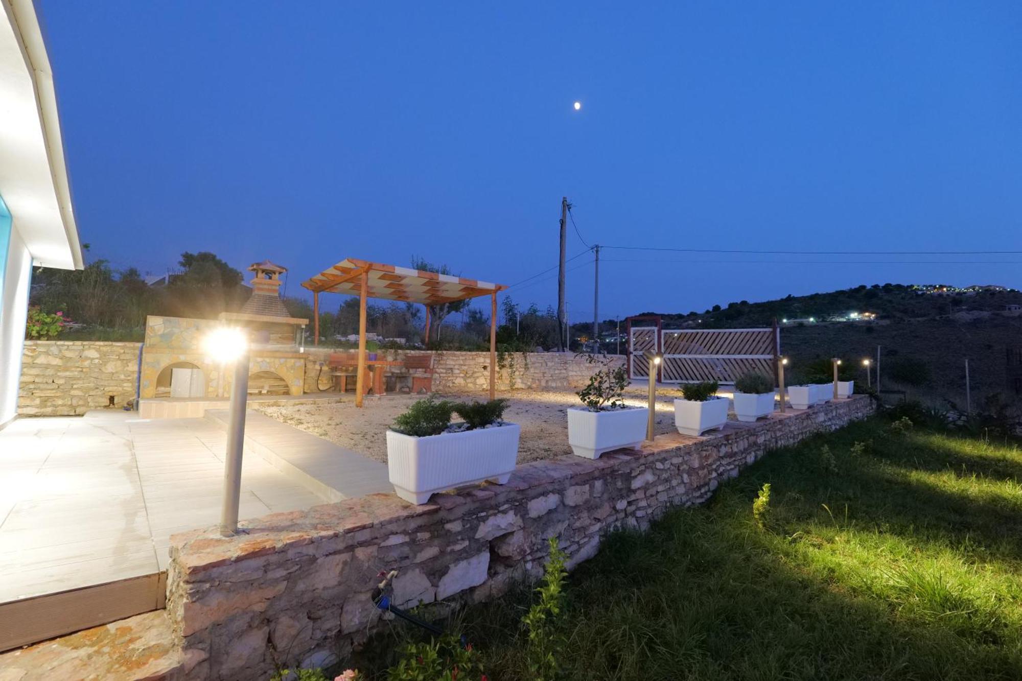 Twins Villa Sarandë Exterior foto